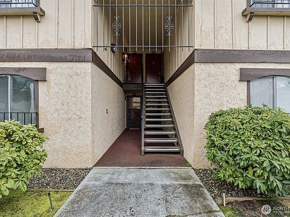 2nd image of 1003 S Pearl Street #B6