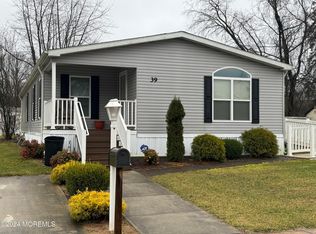 39 Silvermeade Dr, Freehold, NJ 07728