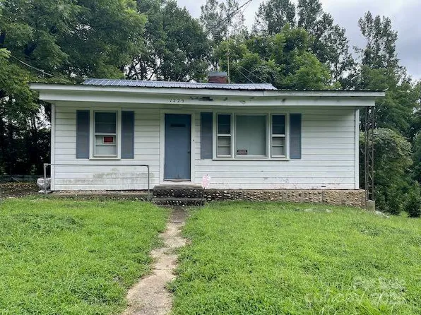 1229 Caldwell Pl, Lenoir, NC 28645