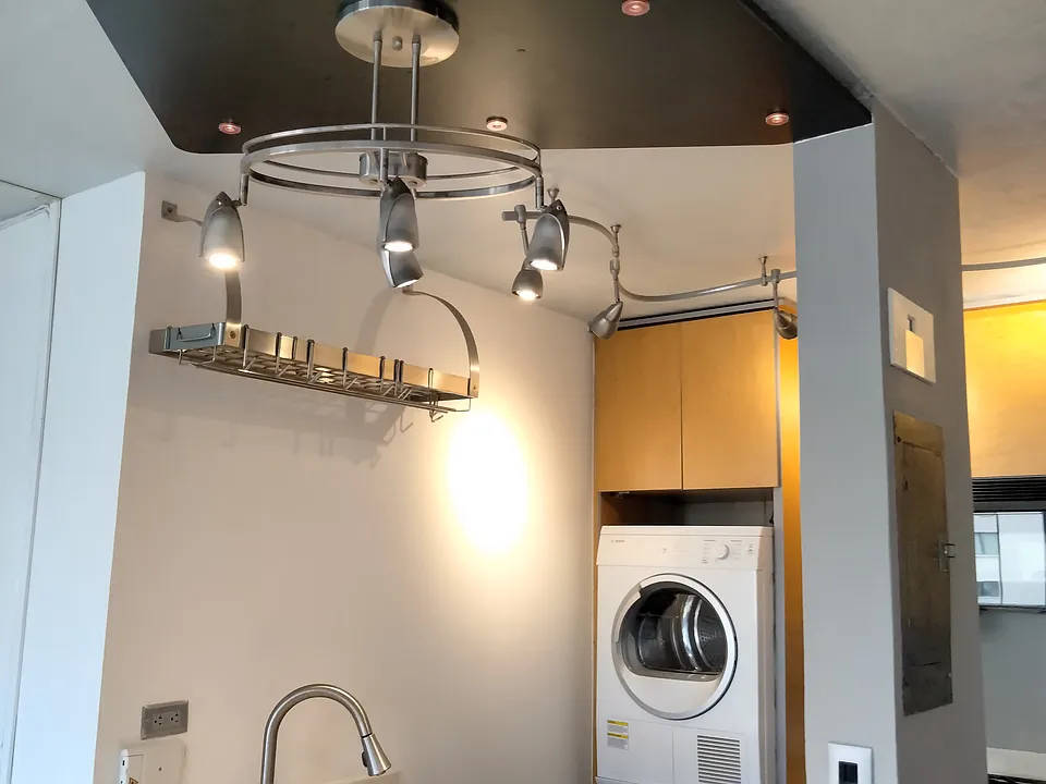 1571 Piikoi St #501