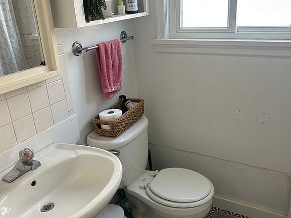 5th image of 1717 Iverson Ave