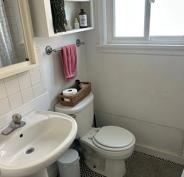 1717 Iverson Ave — Photo 5