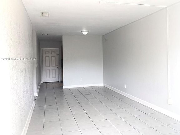 2nd image of 716 SW 16th Ave #5