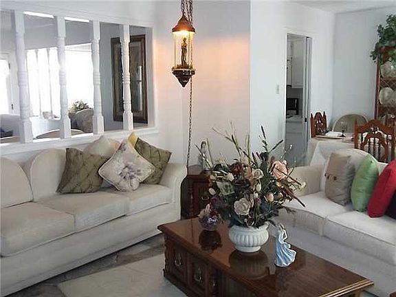 3rd image of 10941 Bywood Dr