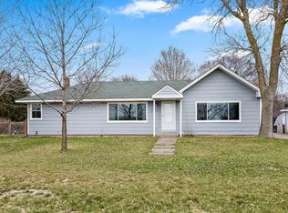 2352 Barclay St, Saint Paul, MN 55109