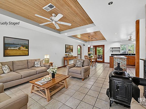 2nd image of 11842 Island Dr