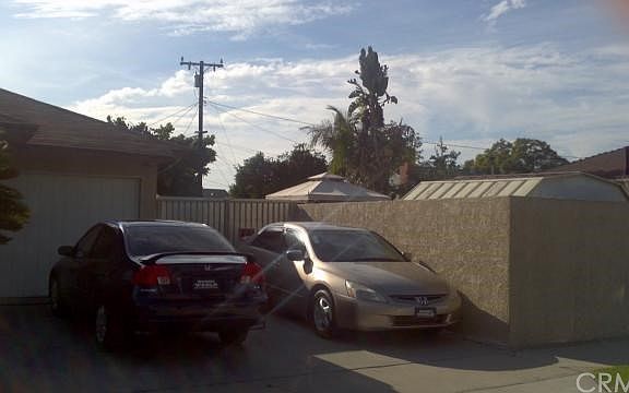 Garage, Driveway, & Side Yard