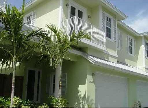1st image of 2634 NE 9th Ave