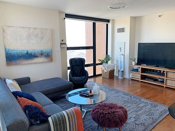 3rd image of 1160 S Michigan Ave APT 2905