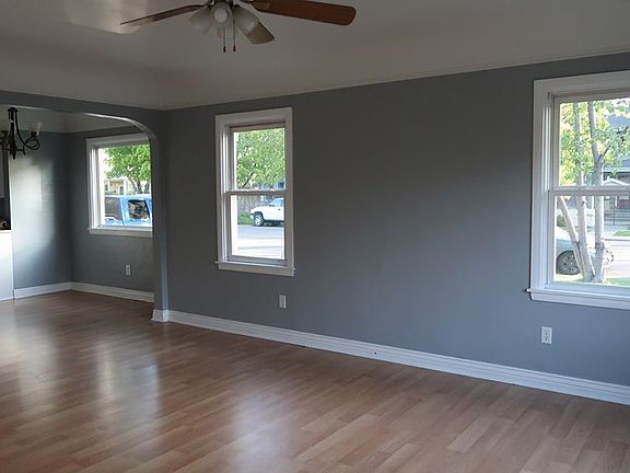 2nd image of 806 Idaho St E
