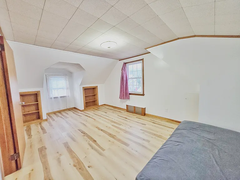 337 Haussner Pl — Photo 17