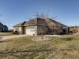 861 Greystone Dr, Port Washington, WI 53074