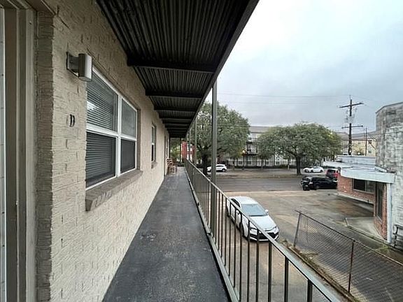2nd image of 1417 Annunciation St #D