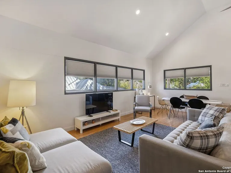 227 Claudia St #3 — Photo 8