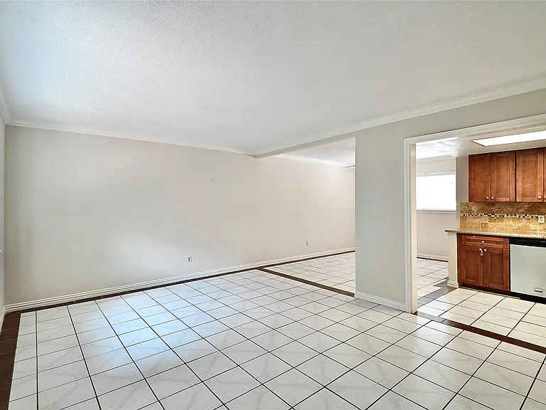 8314 La Roche Ln — Photo 8