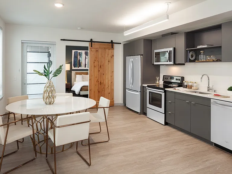 z-060326-Heron Flats & Lofts — Photo 10