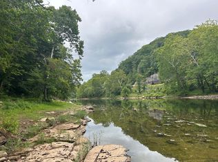 230 Riverfront Trl, Alderson, WV 24910