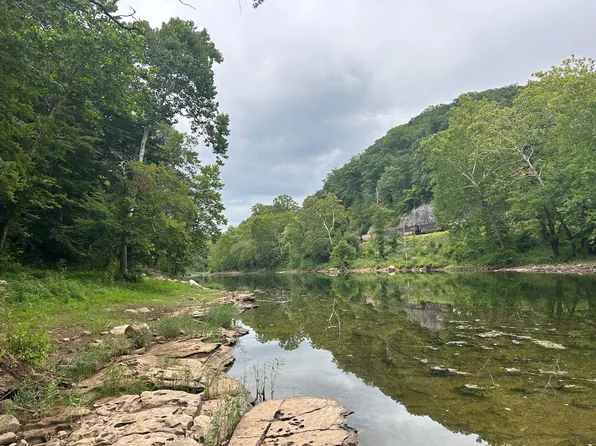 230 Riverfront Trl, Alderson, WV 24910