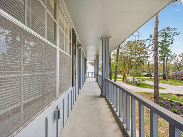 26522 Hillside Dr, Spring, TX 77386