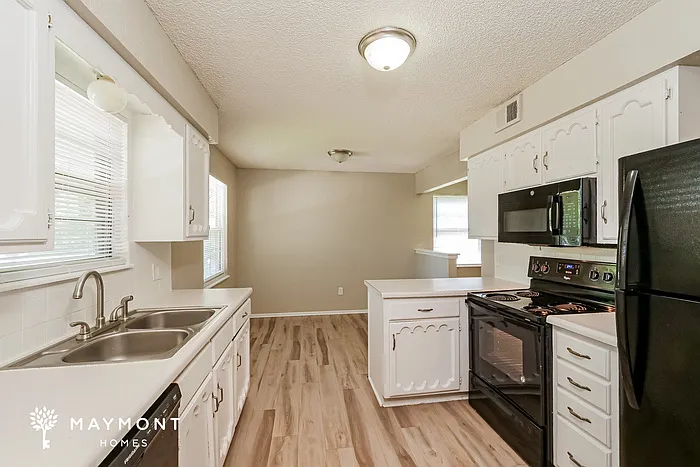 1612 N Belvidere Ave — Photo 8