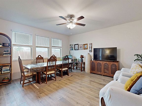 5th image of 4005 Glastonbury Rd