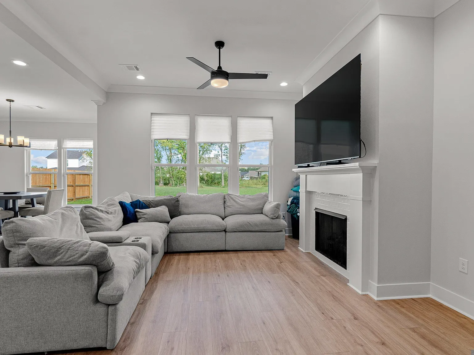 3 bed, 1789 sqft, $2,650 — Photo 3