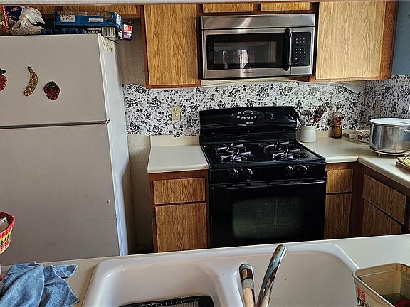 2nd image of 7209 Topeka Dr