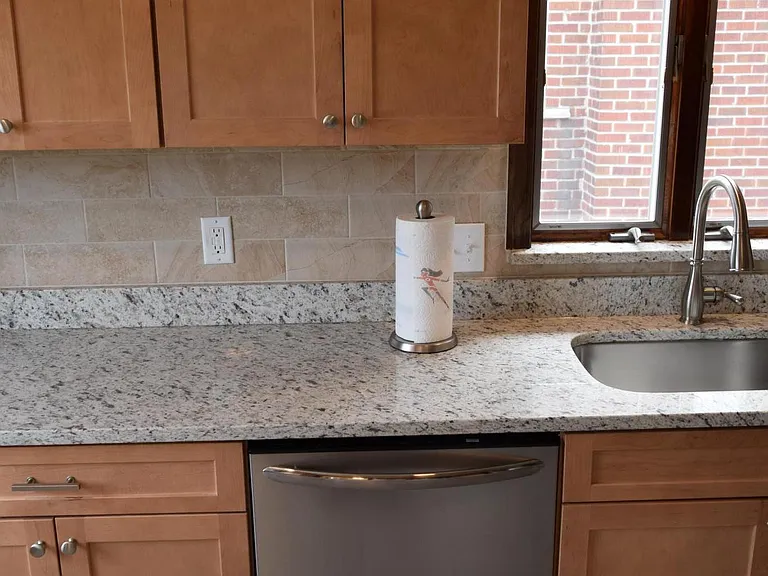 2459 Medford St — Photo 14