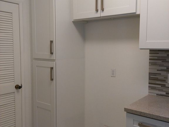 4th image of 13133 Le Parc Blvd #909