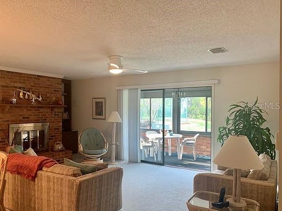 3rd image of 503 Lake Carolyn Cir