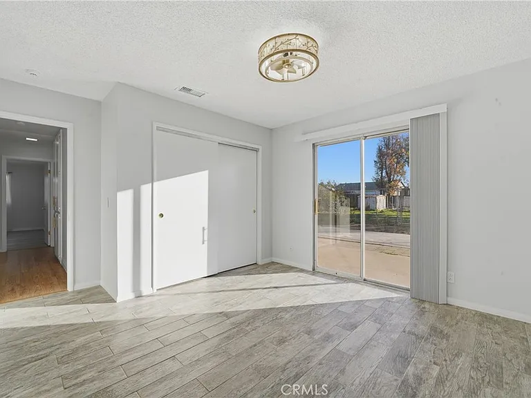 6255 Mitchell Ave — Photo 27