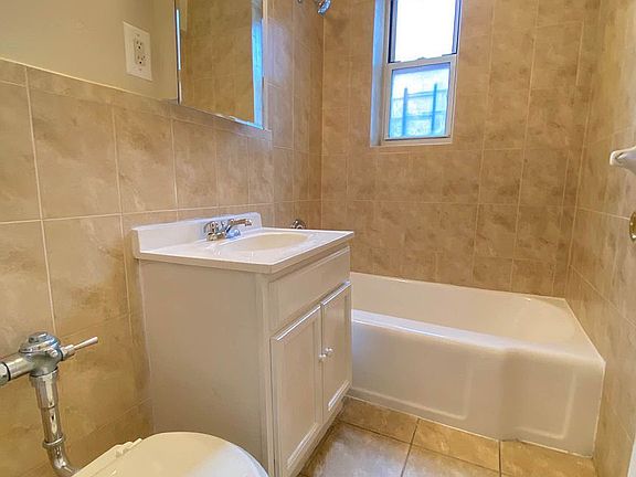 5th image of 143-31 Barclay Ave #1