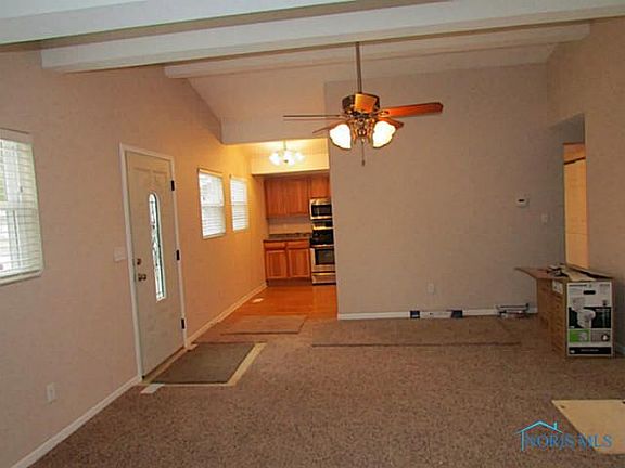 4th image of 1005 Village Trail Dr