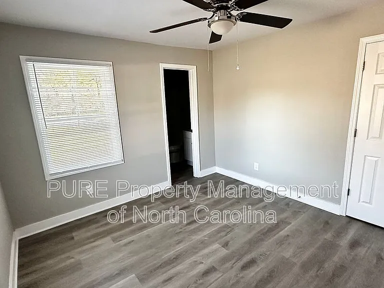 920 Holt St — Photo 11