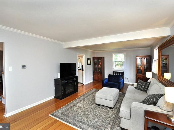 5th image of 10 Blatherwick Dr