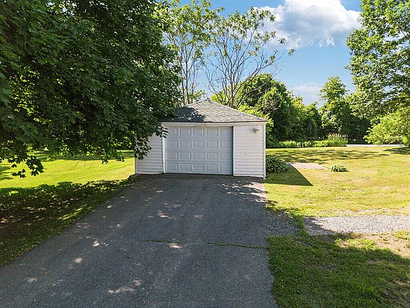 3rd image of 344 Benton Avenue