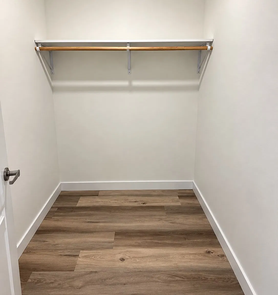 1 bed, $1,636 — Photo 4