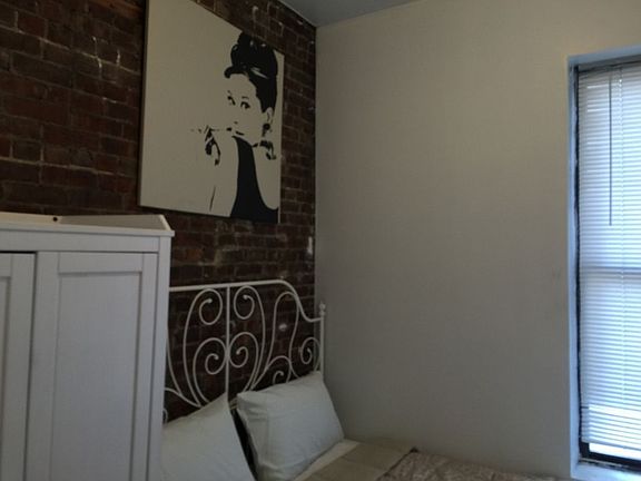 5th image of 246 W 108th St #6A
