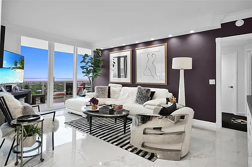 4775 Collins Ave Photo 1