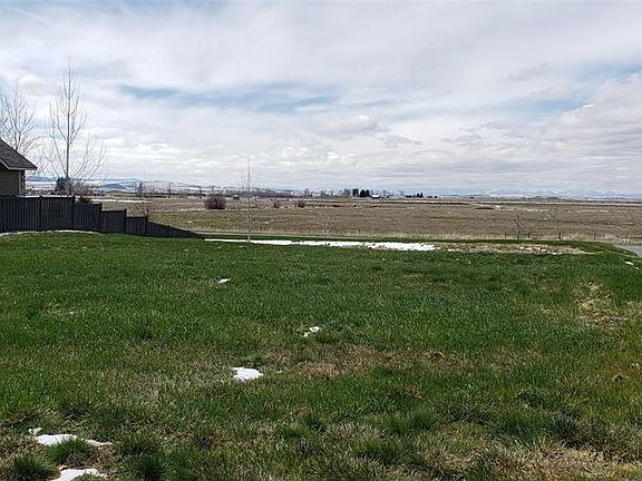 4th image of 2447 Thoroughbred Ln
