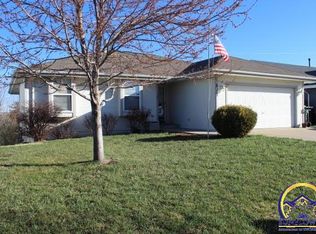 6912 SW 17th St, Topeka, KS 66615