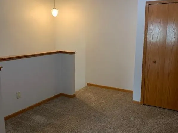 2661 Mallard Dr, Woodbury, MN 55125