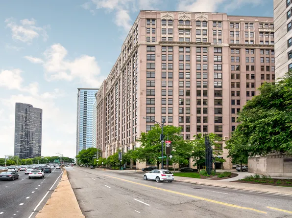680 N Lake Shore Dr APT 607, Chicago, IL 60611