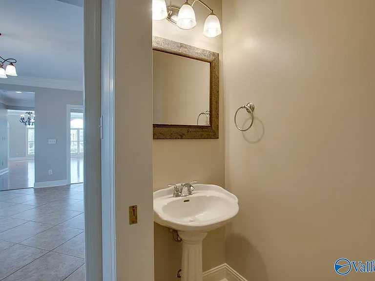 3017 Brunswick Cir SE — Photo 34