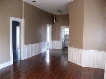 2nd image of 625 Wells St