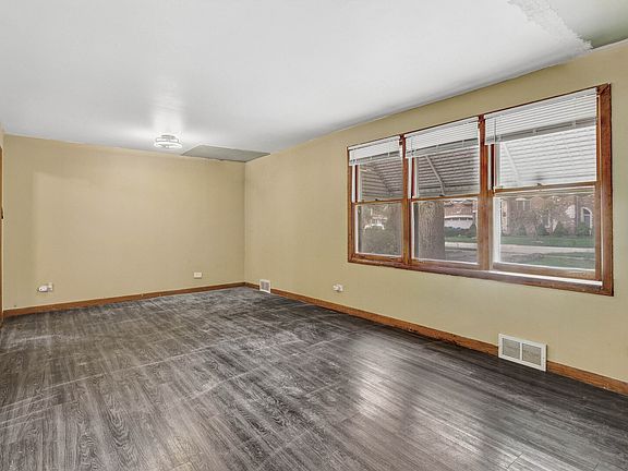 2nd image of 8115 Sayre Ave