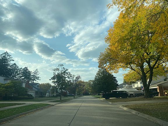 5th image of 444 Saddle Ln