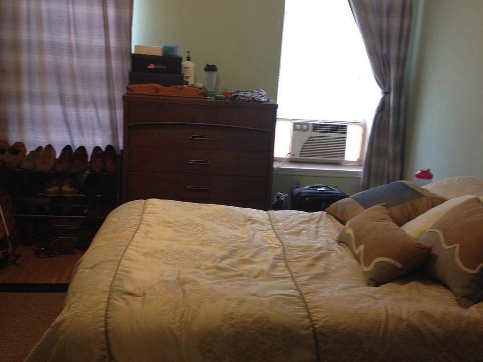 2nd image of 401 Adams St APT 4