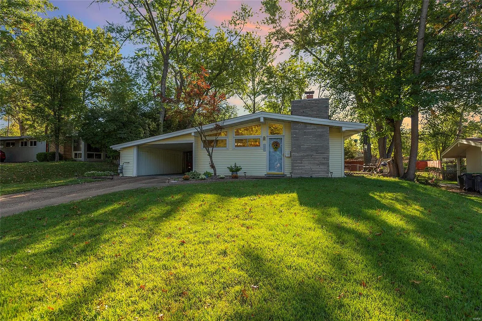 726 Paddock Ct photo 1