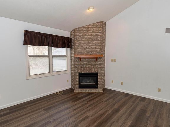 3rd image of 4417 Laurel Creek Dr